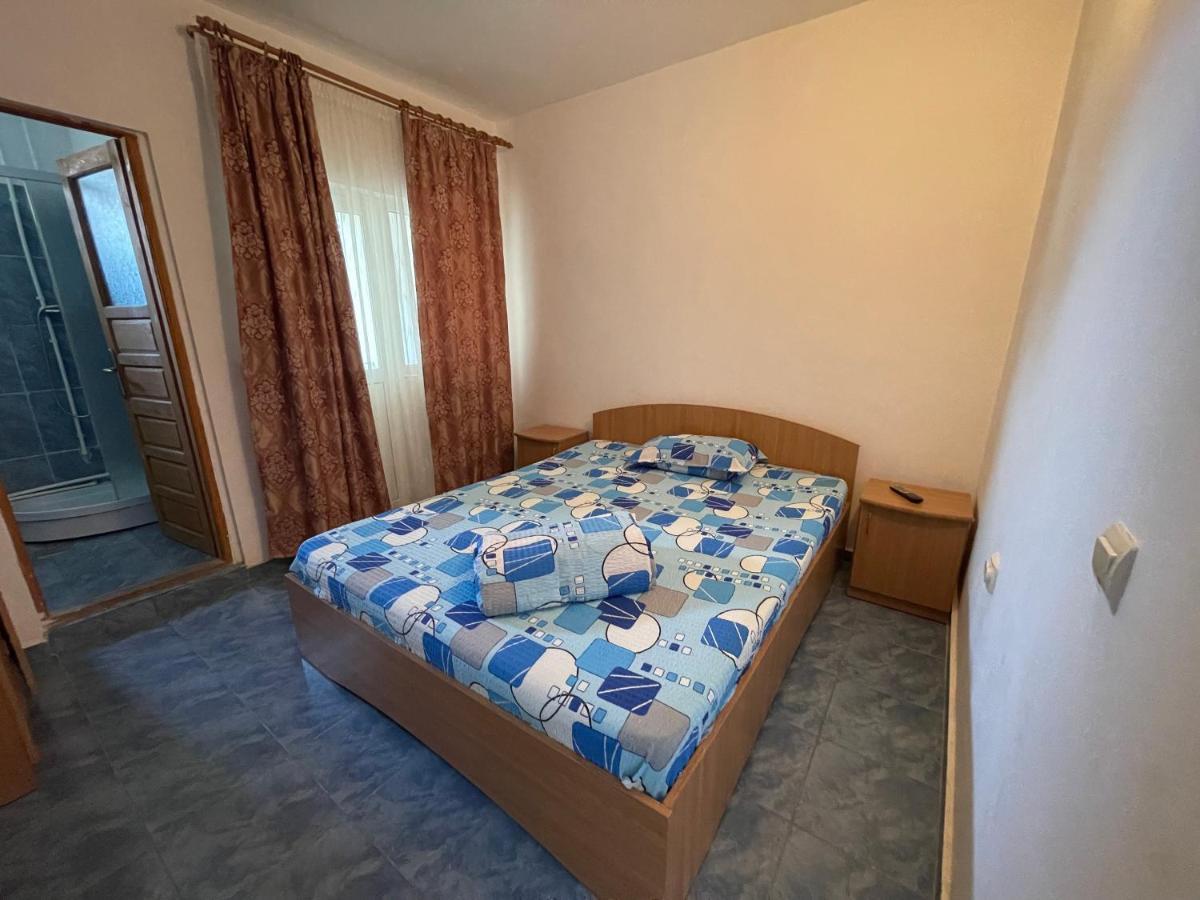 Отель Casa Costin Костинешти Экстерьер фото